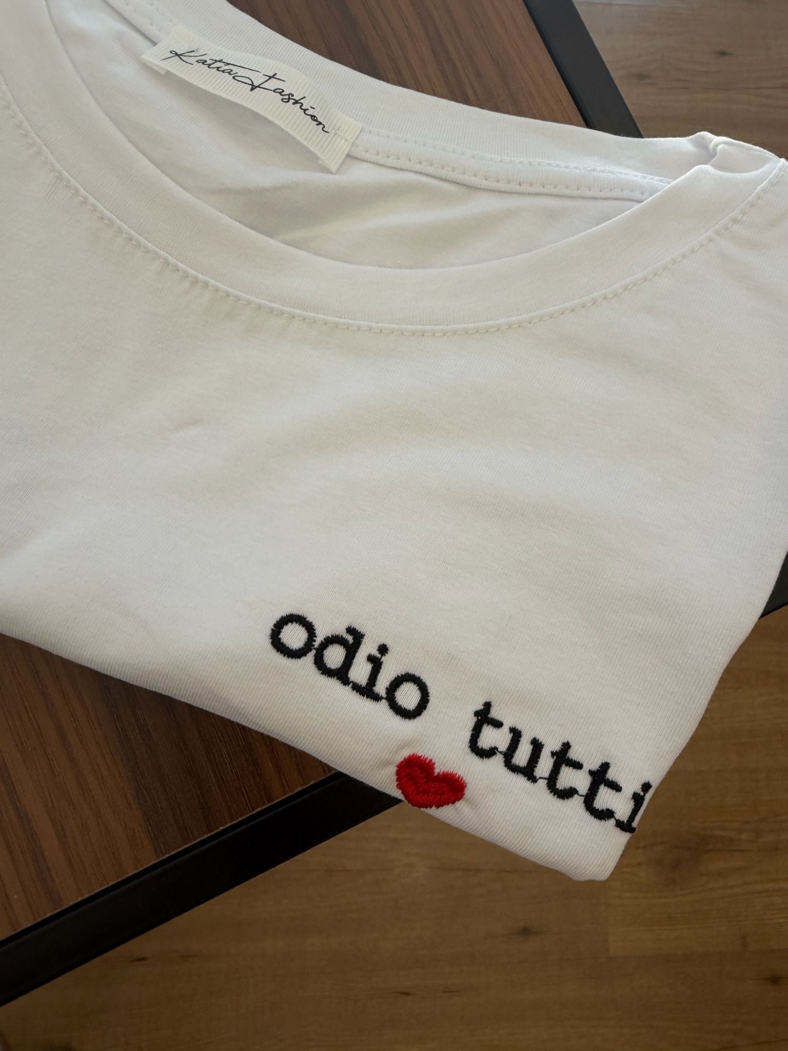 T-shirt Odio Tutti